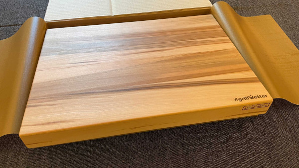 #grillWetter Schneidebrett Satin Walnut, Serial# 304 (Unikat) mit Halter für Feuerplatte