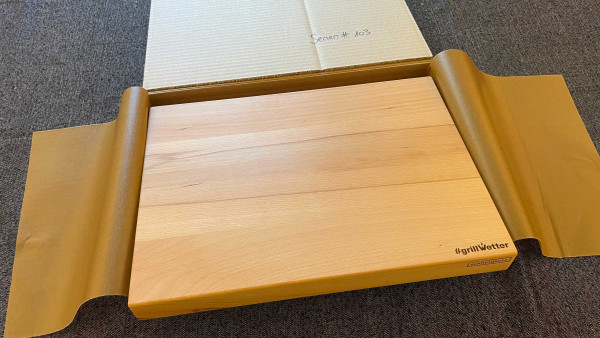 #grillWetter Schneidebrett Buche, Serial# 103 (Unikat) mit Halter für Feuerplatte