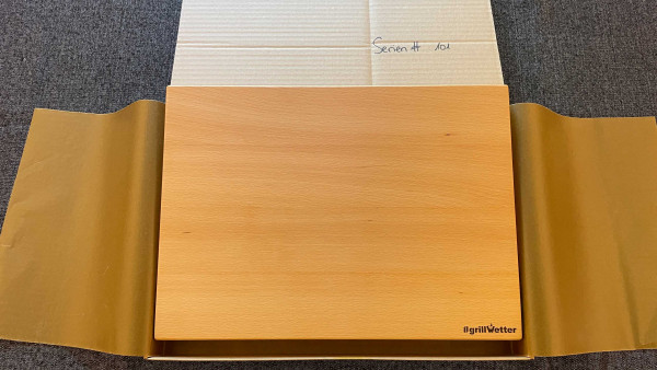 #grillWetter Schneidebrett Buche, Serial# 101 (Unikat) mit Halter für Feuerplatte