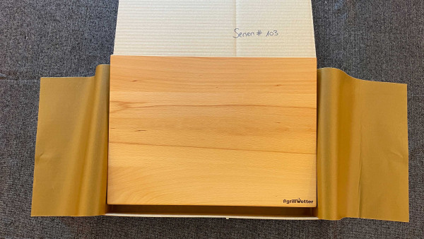 #grillWetter Schneidebrett Buche, Serial# 103 (Unikat) mit Halter für Feuerplatte